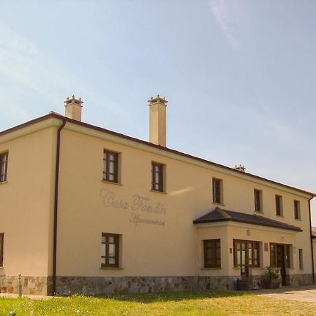 Apartamentos Fandin Ribadeo Esterno foto