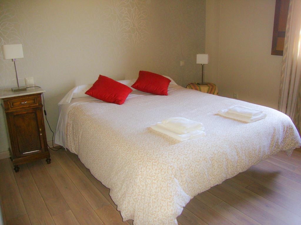 Apartamentos Fandin Ribadeo Camera foto