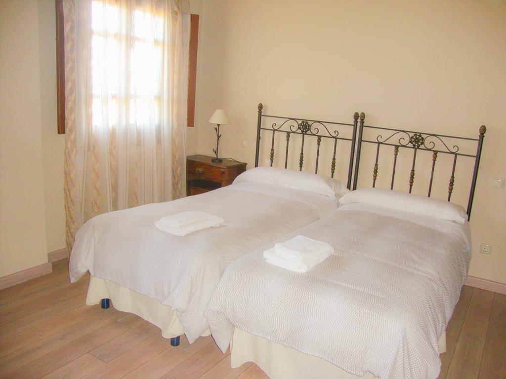 Apartamentos Fandin Ribadeo Camera foto
