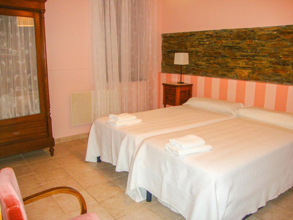 Apartamentos Fandin Ribadeo Camera foto