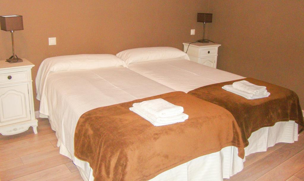Apartamentos Fandin Ribadeo Camera foto